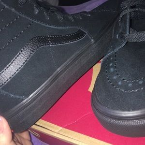 Vans Hightop all black suede